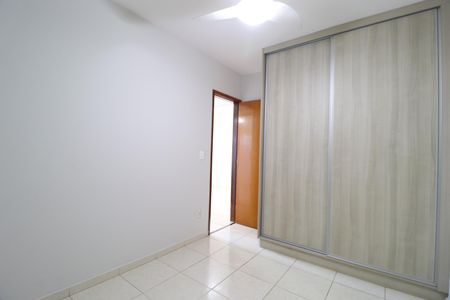 Quarto 1 de apartamento para alugar com 2 quartos, 52m² em Centro, Uberlândia