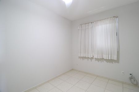 Quarto 1 de apartamento para alugar com 2 quartos, 52m² em Centro, Uberlândia