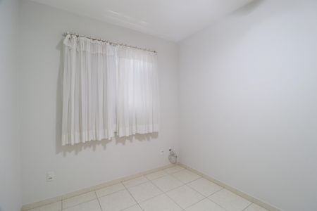 Quarto 1 de apartamento para alugar com 2 quartos, 52m² em Centro, Uberlândia