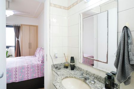 Apartamento à venda com 90m², 3 quartos e 1 vagaBanheiro da suíte 