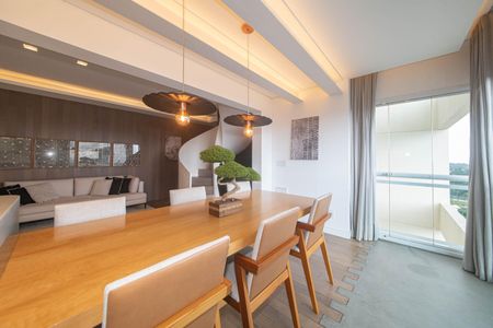 Apartamento para alugar com 152m², 2 quartos e 2 vagasSala