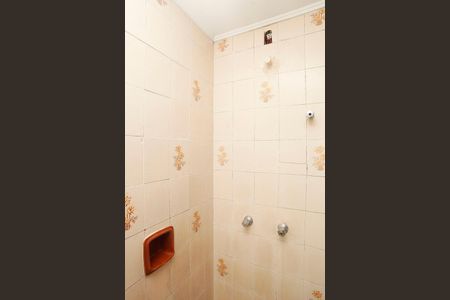 Banheiro de apartamento para alugar com 1 quarto, 45m² em Azenha, Porto Alegre