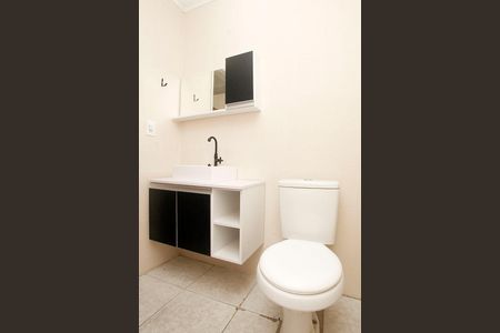 Banheiro de apartamento para alugar com 1 quarto, 45m² em Azenha, Porto Alegre