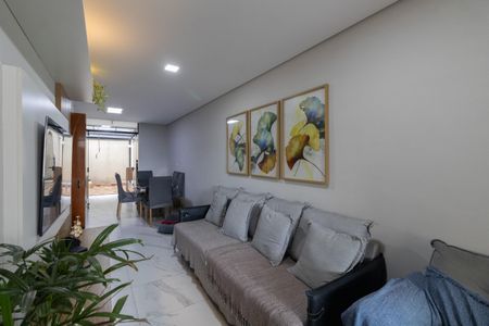Casa à venda com 110m², 3 quartos e 2 vagasSala e Cozinha