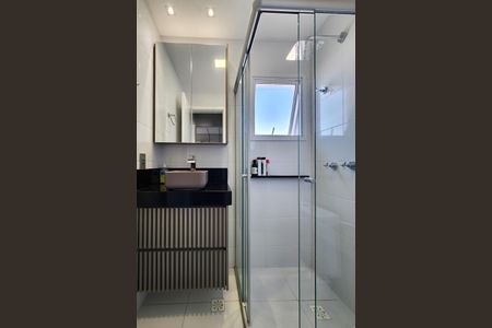 Apartamento à venda com 66m², 2 quartos e 2 vagas Apartamento à venda com 66m², 2 quartos e 2 vagasBanheiro Social