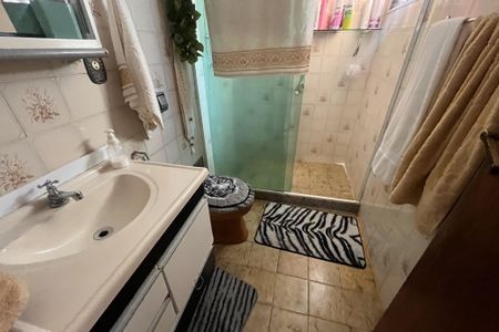 Banheiro de casa para alugar com 2 quartos, 80m² em Jardim Carioca, Rio de Janeiro