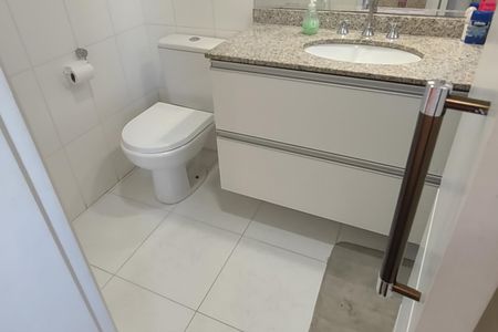 Apartamento à venda com 148m², 3 quartos e 3 vagas Apartamento à venda com 148m², 3 quartos e 3 vagasBanheiro da Suíte 1