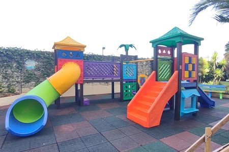 Apartamento à venda com 148m², 3 quartos e 3 vagas Apartamento à venda com 148m², 3 quartos e 3 vagasÁrea comum - Playground