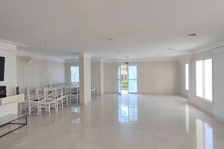Apartamento à venda com 148m², 3 quartos e 3 vagas Apartamento à venda com 148m², 3 quartos e 3 vagasÁrea comum - Salão de festas