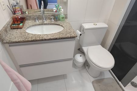 Apartamento à venda com 148m², 3 quartos e 3 vagas Apartamento à venda com 148m², 3 quartos e 3 vagasBanheiro da Suíte 2