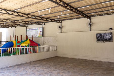 Apartamento para alugar com 47m², 2 quartos e 1 vaga Apartamento para alugar com 47m², 2 quartos e 1 vagaÁrea comum - Salão de festas