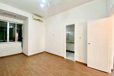 Apartamento à venda com 125m², 3 quartos e 1 vagaSuite 