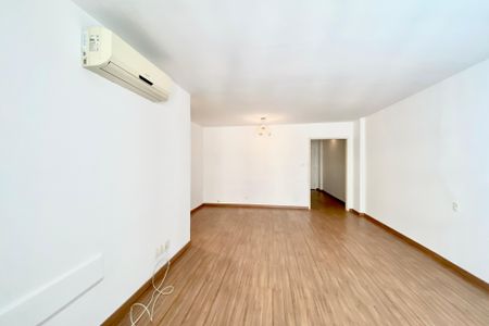 Apartamento à venda com 125m², 3 quartos e 1 vagaSala 