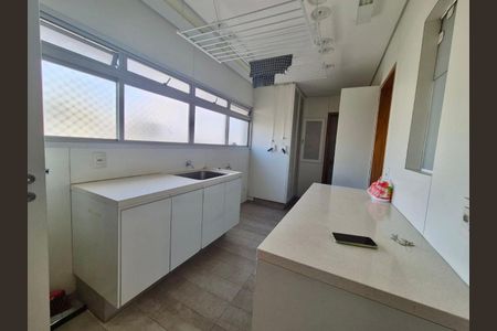 Apartamento à venda com 252m², 4 quartos e 4 vagas