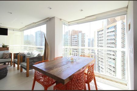Varanda Sala de apartamento à venda com 3 quartos, 142m² em Vila Andrade, São Paulo