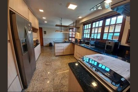 Casa à venda com 4 quartos, 320m² em Residencial Dez (Alphaville), Santana de Parnaíba