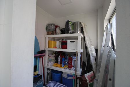 Apartamento à venda com 93m², 3 quartos e 1 vagaÁrea de serviço - Banheiro