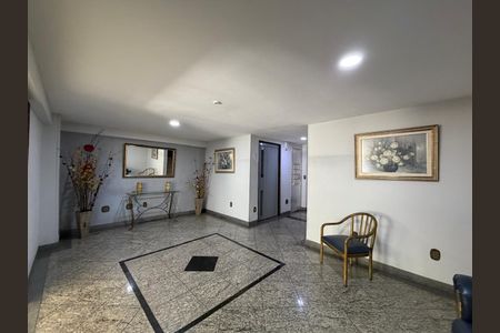 Apartamento à venda com 93m², 3 quartos e 1 vaga Apartamento à venda com 93m², 3 quartos e 1 vagaHall