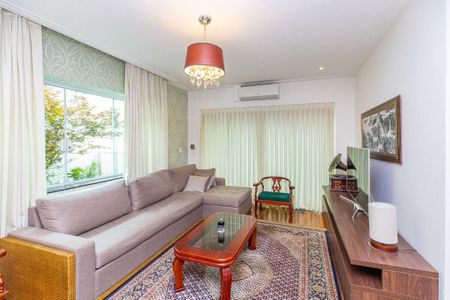 Casa à venda com 3 quartos, 320m² em Planalto Paulista, São Paulo