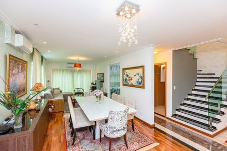 Casa à venda com 3 quartos, 320m² em Planalto Paulista, São Paulo