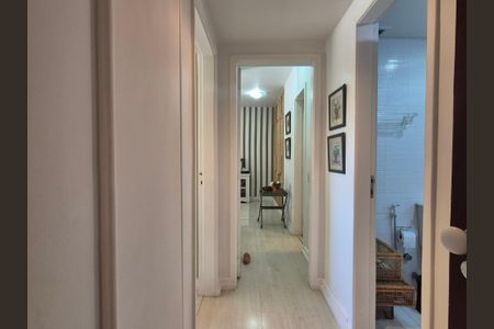 Apartamento à venda com 108m², 3 quartos e 2 vagasCorredor 