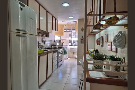 Apartamento à venda com 108m², 3 quartos e 2 vagasCozinha 