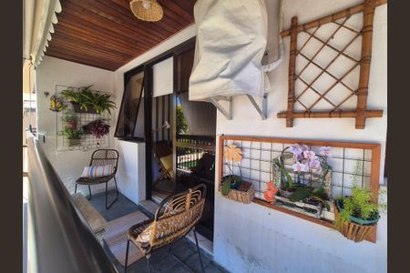 Apartamento à venda com 108m², 3 quartos e 2 vagasVaranda 