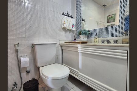 Apartamento à venda com 108m², 3 quartos e 2 vagasBanheiro 