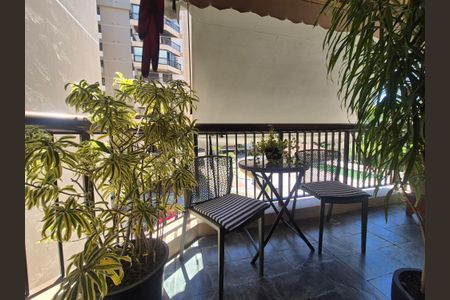 Apartamento à venda com 108m², 3 quartos e 2 vagasVaranda 