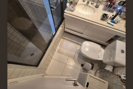 Apartamento à venda com 108m², 3 quartos e 2 vagasBanheiro suite 