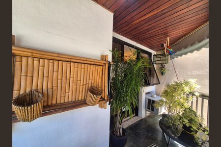 Apartamento à venda com 108m², 3 quartos e 2 vagasVaranda 