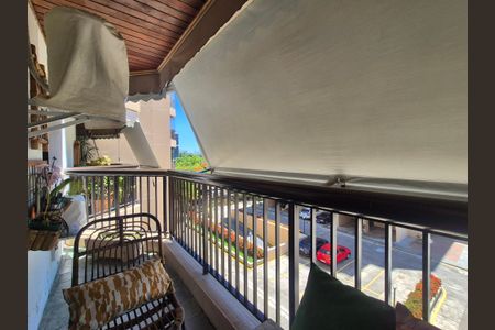 Apartamento à venda com 108m², 3 quartos e 2 vagasVaranda 