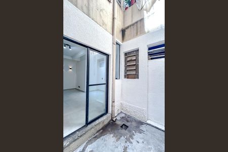 Apartamento à venda com 79m², 2 quartos e sem vagaÁrea externa