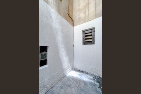 Apartamento à venda com 79m², 2 quartos e sem vagaÁrea externa