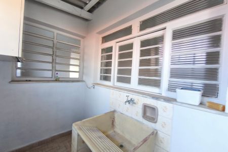 Casa para alugar com 220m², 2 quartos e 2 vagasÁrea de Serviço