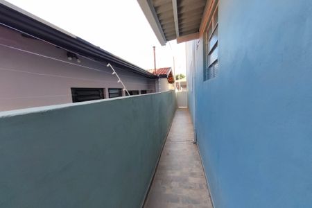 Casa para alugar com 220m², 2 quartos e 2 vagasCorredor - Quintal