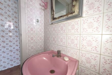 Casa para alugar com 220m², 2 quartos e 2 vagasBanheiro de serviço