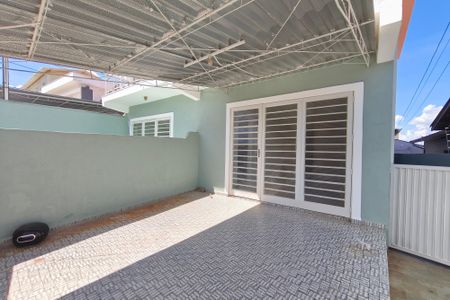 Casa para alugar com 220m², 2 quartos e 2 vagasQuintal - Garagem