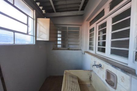 Casa para alugar com 220m², 2 quartos e 2 vagasÁrea de Serviço