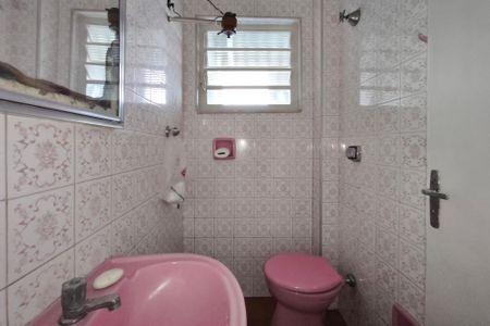 Casa para alugar com 220m², 2 quartos e 2 vagasBanheiro de serviço