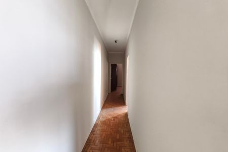 Casa para alugar com 220m², 2 quartos e 2 vagasCorredor - Quartos