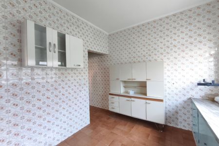 Casa para alugar com 220m², 2 quartos e 2 vagasCozinha