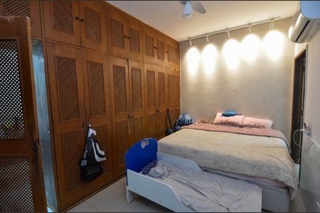 Casa à venda com 408m², 11 quartos e 3 vagas Casa à venda com 408m², 11 quartos e 3 vagasSuíte 2