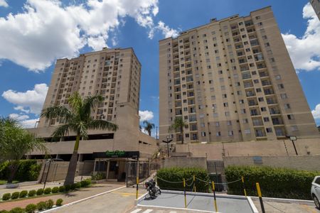 Apartamento para alugar com 49m², 2 quartos e 1 vagaFachada e portaria