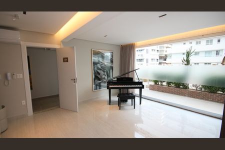 Apartamento para alugar com 85m², 2 quartos e 2 vagas Apartamento para alugar com 85m², 2 quartos e 2 vagasPiano Bar