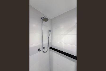 Banheiro de kitnet/studio para alugar com 1 quarto, 21m² em Ipiranga, São Paulo