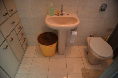 Casa à venda com 290m², 3 quartos e 3 vagasBanheiro Social 2