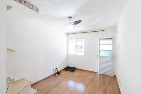 Casa para alugar com 52m², 2 quartos e 1 vaga Casa para alugar com 52m², 2 quartos e 1 vagaSala