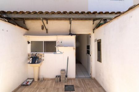 Casa para alugar com 52m², 2 quartos e 1 vaga Casa para alugar com 52m², 2 quartos e 1 vagaÁrea de Serviço