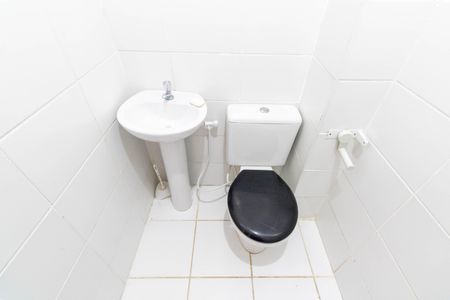 Casa para alugar com 52m², 2 quartos e 1 vaga Casa para alugar com 52m², 2 quartos e 1 vagaBanheiro